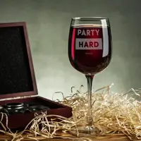 Келих для вина "Party hard", англійська, Крафтова коробка