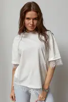 Футболка вільного фасону з мереживними вставками - білий цвет, M
