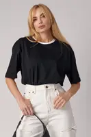 Футболка oversize с контрастной горловиной - черный цвет, S