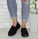 Черные женские замшевые лоферы на черной платформе.