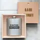 Фляга стальная "Я митник мені можна" в деревянной подарочной коробке с гравировкой