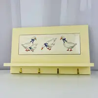 Вішалка-поличка на кухню Art Keramic Гуси AK-107-ПГ 37х22 см