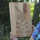 Кухонная доска с гравировкой СВОИХ НЕ БРОСАЕМ