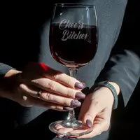 Бокал для вина "Cheers bitches", английский, Деревянная подарочная коробка с гравировкой