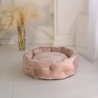 Лежак из велюра для собак и котов  Marshmallow М