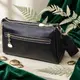 Женская сумка с металлическим украшением посередине из натуральной кожи Vintage 22607 Черная