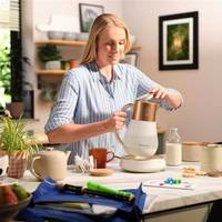 Електрочайник Russell Hobbs Calm 27450-70 1.7 л бежевий
