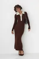 Довга трикотажна сукня-поло в рубчик - коричневий цвет, ONE SIZE