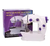 Швейная мини машинка Mini Sewing Machine SM-202A 4 в 1 портативная домашняя машинка для шитья, от сети / батареек / педали