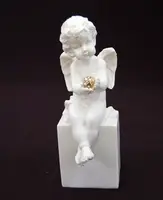 Фигурка декоративная Lefard Ангел на кубе 390-118 18 см белая