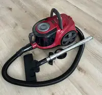 Пилосос циклонний Grunhelm GBVС-2202-HR 899 Вт червоний