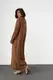 Вязаное платье oversize с высокой горловиной - коричневый цвет, S