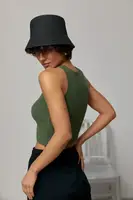 В'язана коротка майка в рубчик - зелений цвет, ONE SIZE (є розміри)