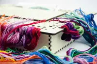 Органайзер-парковка с отверстиями для намотки ниток Фея ТМ Embroidery Craft Органайзер під процес 35х26х6 66 отворів слонова кістка OG-074