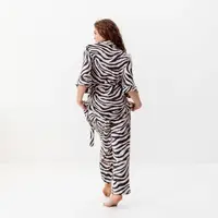 Комплект женский из плюшевого велюра штаны и халат Зебра 3408_XL 15918 XL