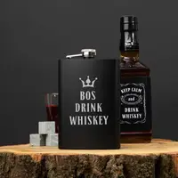 Набор черная фляга с рюмками "Bos drink whiskey", английский, Деревянная подарочная коробка с гравировкой, 210 мл