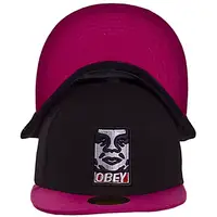 Кепка с прямым козырьком R15026 черный-малиновый