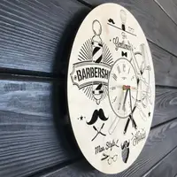 Стильний настінний годинник «Інструменти перукаря»