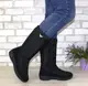 Женские высокие дутики на черной танкетке.