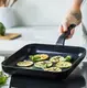 Сковорода гриль GreenPan Essence Magneto CC006338-001 28 см черная