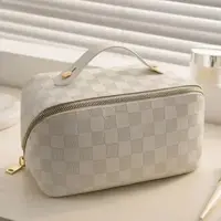 Косметичка на молнии из искусственной кожи, дорожная, белая