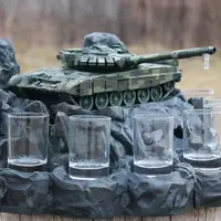 Наливатор алкоголя Танк Т-72 зі стелою на 7 чарок, Автобармен