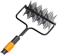 Инструмент для прокалывания газонов Fiskars QuikFit 1000689 30.5 см