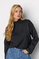 Жіночий светр із рваним декором - чорний цвет, ONE SIZE