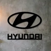 Значок из дерева на стену декоративный Hyundai