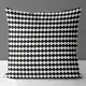 Подушка c принтом габардиновая Орнамент из черных и белых плюсов 50x50 (5P_CASA039)