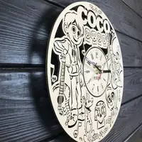 Дитячий настінний годинник з дерева «Таємниця Коко»
