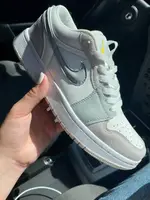 Жіночі кросівки Nike Air Jordan , натуральна шкіра ,білі
