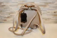 Невеликий жіночий рюкзак бежевий код 7-70