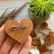 Деревянные свадебные бутоньерки с индивидуальным дизайном