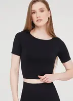 Футболка жіноча укорочена безшовна CROP T-SHIRT 18859 S-M чорна
