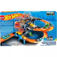 Игровой набор Hot Wheels Гонки на фабрике FDF28