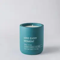 Свеча в керамической чаше "Love every moment" в зеленом цвете